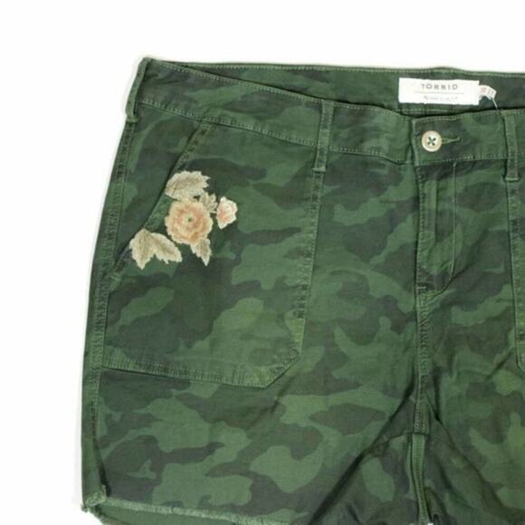 Torrid Olive Green Camouflage Embroidered Floral Frayed Hem Shorts - Picture 9 of 9